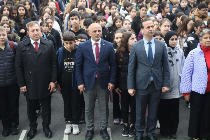 Bakan St, "Hayallerinizden Asla Vazgemeyin"